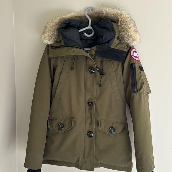 CANADA GOOSE MONTEBELLO PARKA MILITARY GREEN - Picture 2 of 15